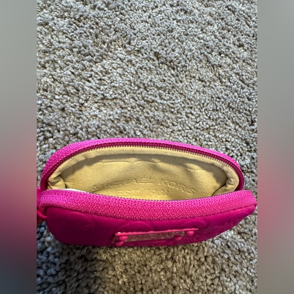 MICHAEL KORS Neoprene Wristlet, Coin/Key Purse - Picture 6 of 6